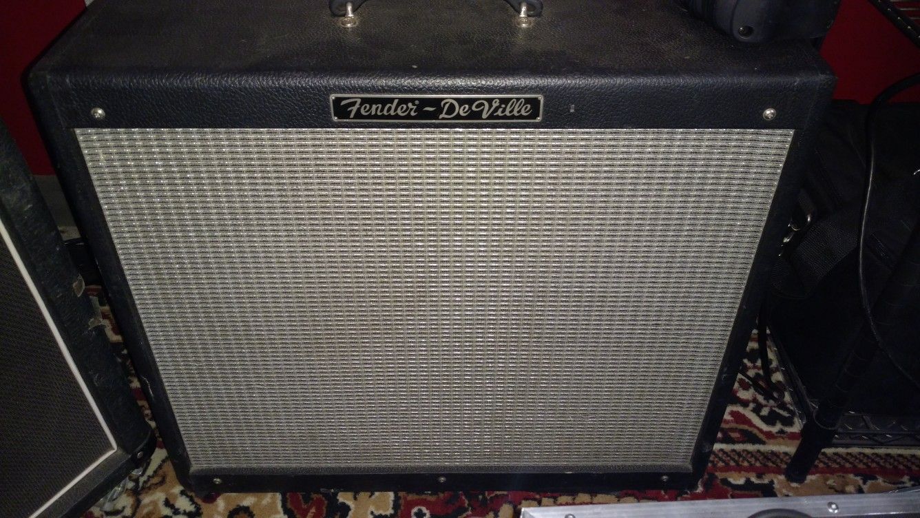 Fender DeVille 2x12