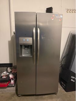 Frigidaire Gallery Side by Side Refrigerator