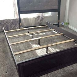 Queen Bedframe 