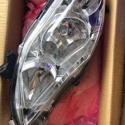 2011 Toyota Corolla  Foco  Left