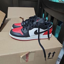 Nike 6.5 Youth Black Red And White