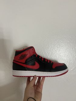 Jordan 1 Mid 