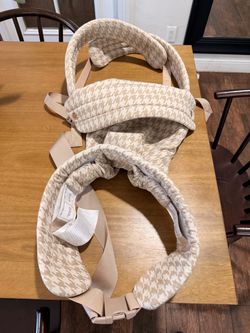 Nest Blanche Baby carrier
