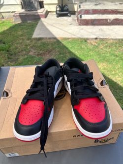 Air Jordan 1 Low Bred Toe Sneakers