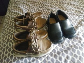 Vendo 3 pares de zapatos para niño