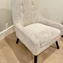 $50 Living spaces Accent Chair. Hardly Used, No Stains, No Cats, No Smoking