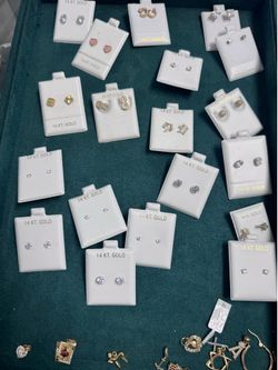 14k gold stud earrings