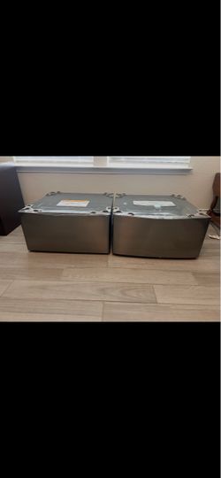 Brand New never used! Mpu first come first serve basis Poms no holds!