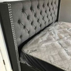 Queen Bed Frame With Msttresss 