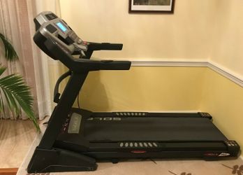 Sole F63 Treadmill lightly Used