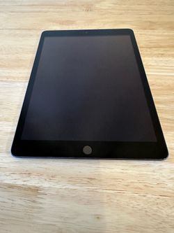 Apple iPad 8th Gen 10.2" 32GB Wi-Fi - Space Gray + FREE Case & Charger