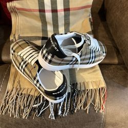 Size 9 Women’s 7 Men’s 