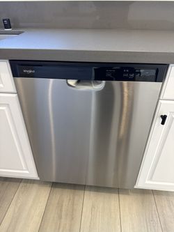 Whirlpool 24in Dishwasher
