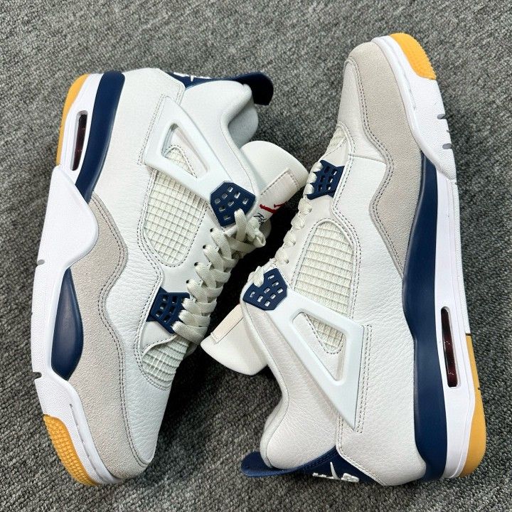 ππΊ πΊπ² π¨π§ π’π΄γππΌπ½π€π’ππ€π¬πππγ Jordan 4 sb navy