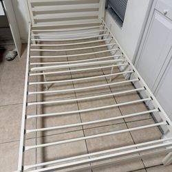 2 Twin Beds. 2 Camas twin 