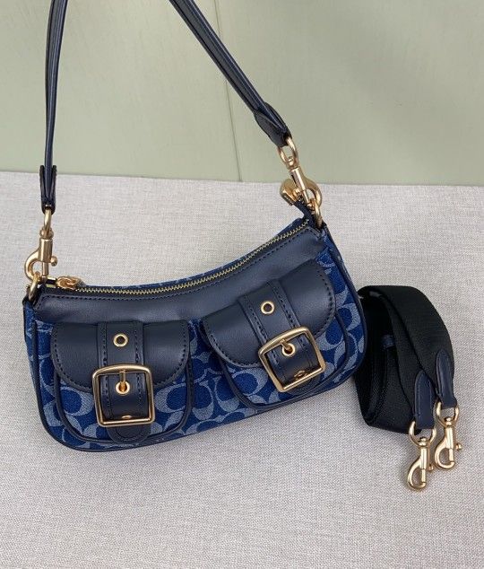 COACH Underarm French Baguette Mahjong Bag