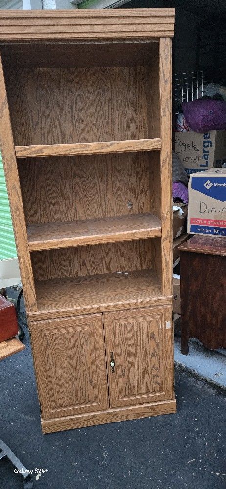 2 piece Solid Wood Bookshelfs With Cabinet.