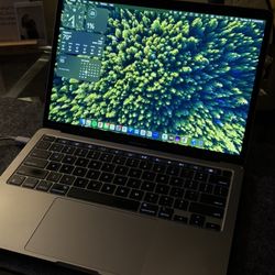 2022 MacBook Pro M2 – 8GB RAM, 256GB SSD – Excellent Condition