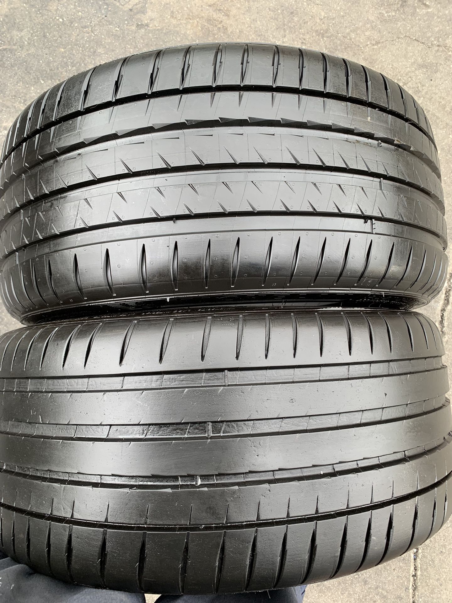 Two 255-40-19 Michelin Pilot Sport 4s Total Performance