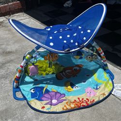 Bright Starts Disney Baby Finding Nemo Mr. Ray Ocean Lights & Music Gym 