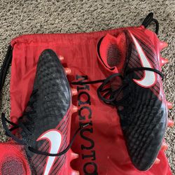 Nike Magista