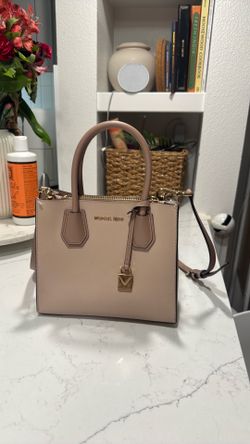 Michael Kors Mercer Medium Satchel Crossbody Purse – Blush Pink