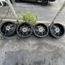 26 Inch Black And Chrome Limited Rims And Tires