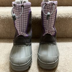 Girls Snow Boot Like New Condition Size 2