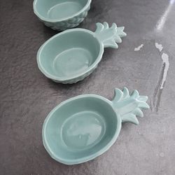 3 BRAND NEW  Ceramic Pineapple Appetizer Bowls