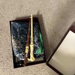 Harry Potter Wizard Training Wands Jakks + Toy Invisibility Cloak