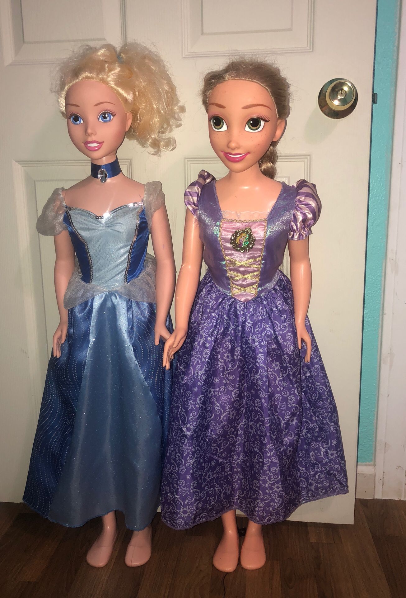 Disney Princesses Rapunzel And Cinderella