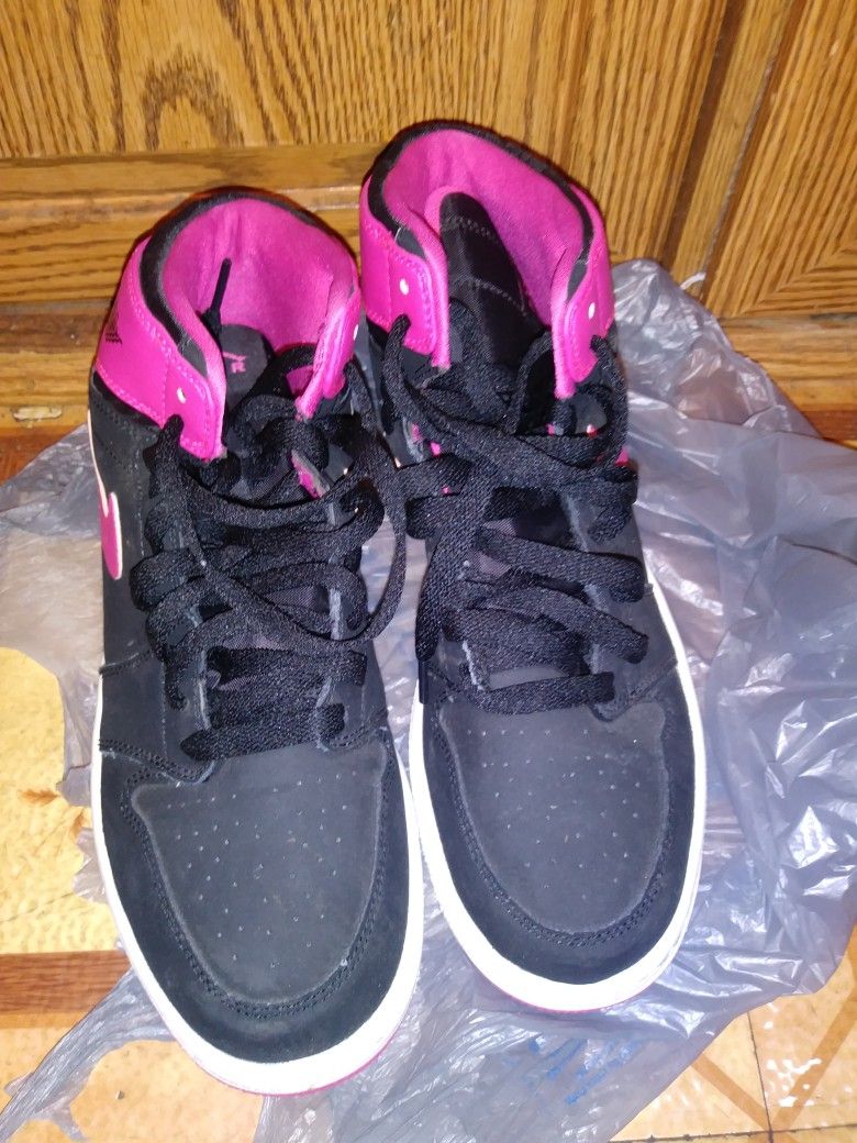 Jordan's , Filas ,Pumas, Adidas. Gym Shoes For Sales.