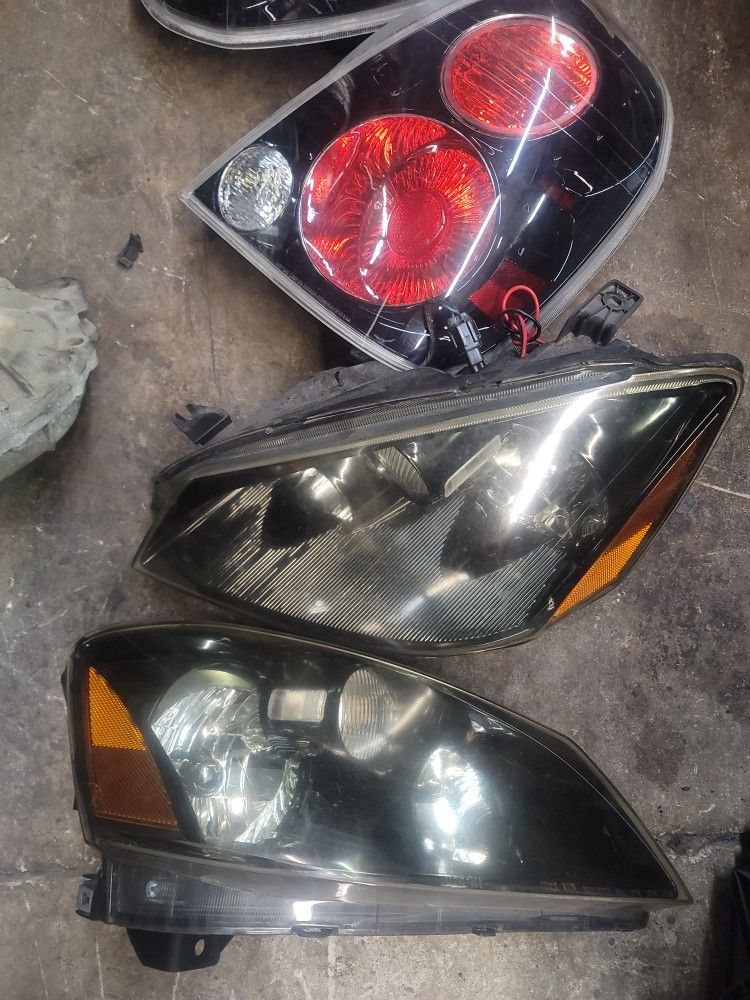 06 Nissan Altima Headlights An Taillights Part's for Sale in Pompano