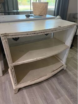 Vintage white bookshelf