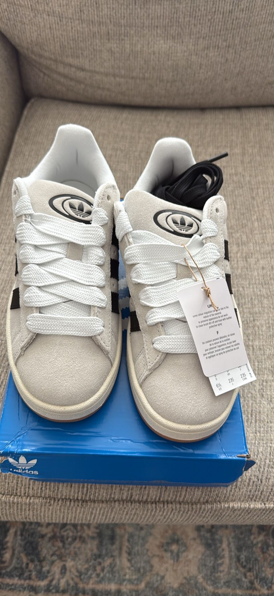 Adidas Sneakers