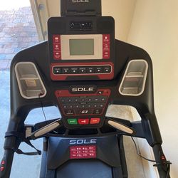 Sole F63 Treadmill 