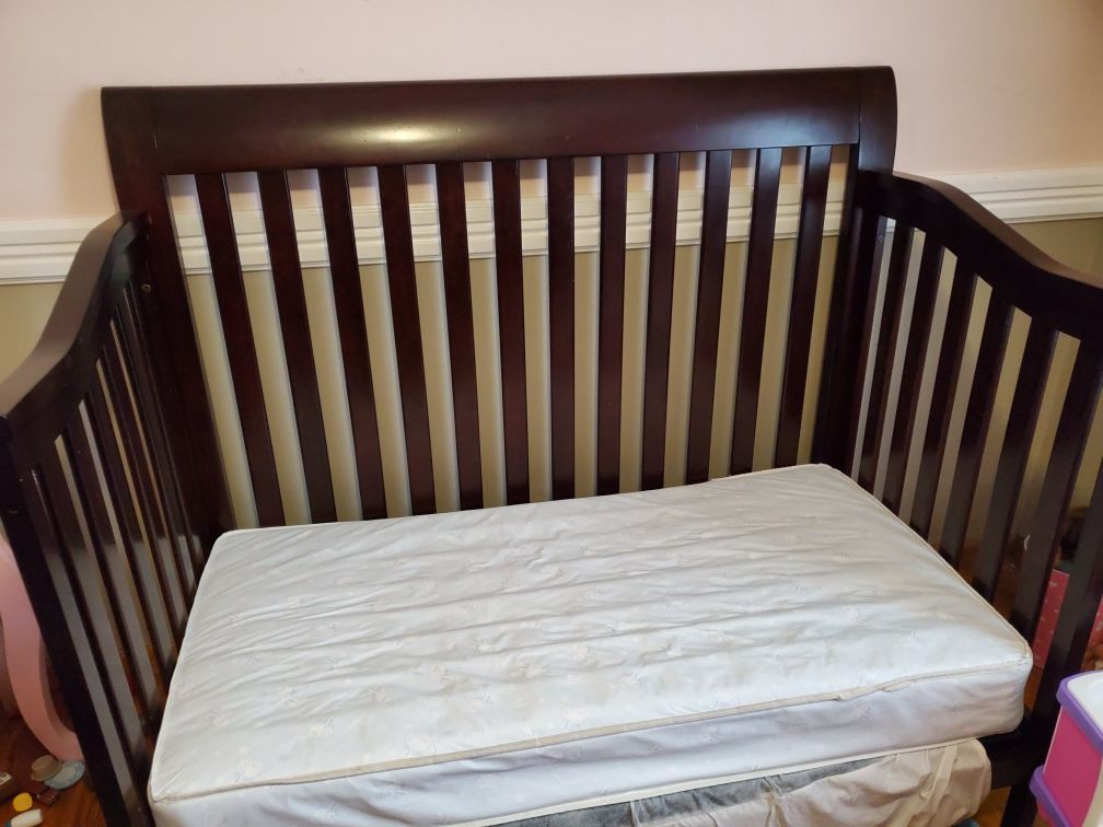 Baby crib and dresser