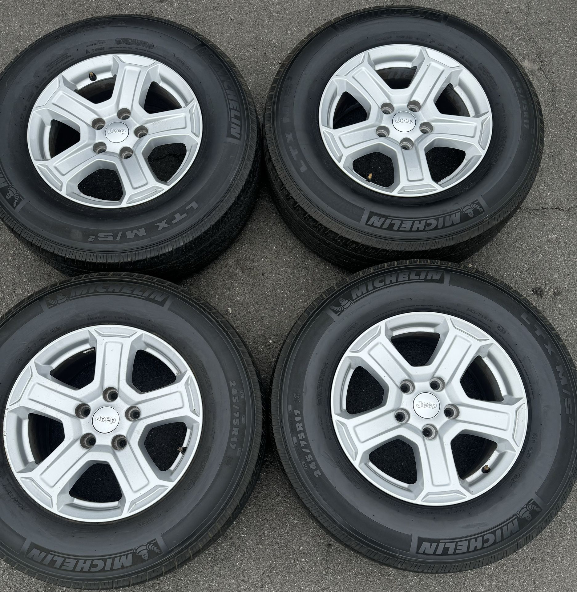 OEM JEEP Wheels And Michelin Tires 