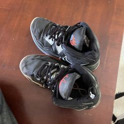 Nike Kyrie, Infiniti fire and ice basketball shoe size 7.5