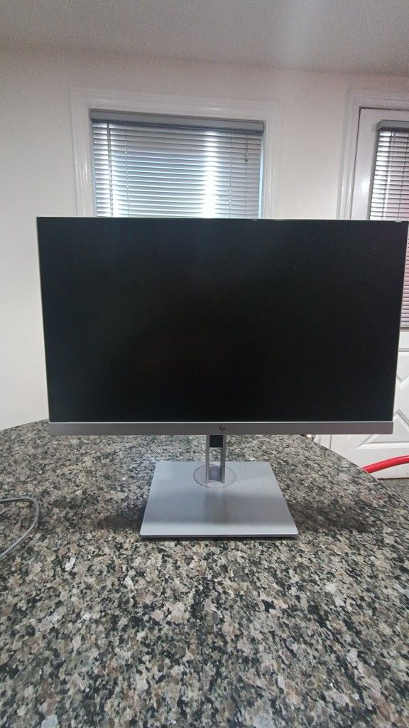 22 HP Computer Monitor Excellent Condition Works Great$40
