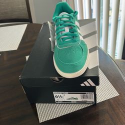 Adidas,Breaknet Sleek.