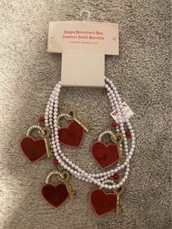 Valentine’s Party Bundle – Plates & Heart Garland Decor (New)