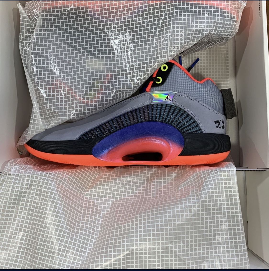 Jordan 35 Center Of Gravity Size 10.5 Brand New