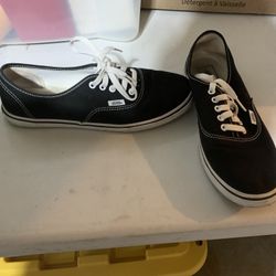 Woman’s Vans Size 9