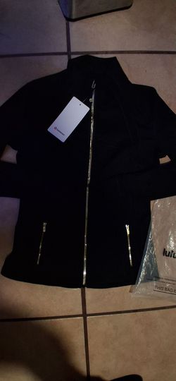 Lululemon top size 12