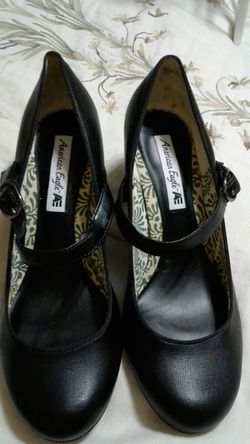 American Eagle Black Pumps