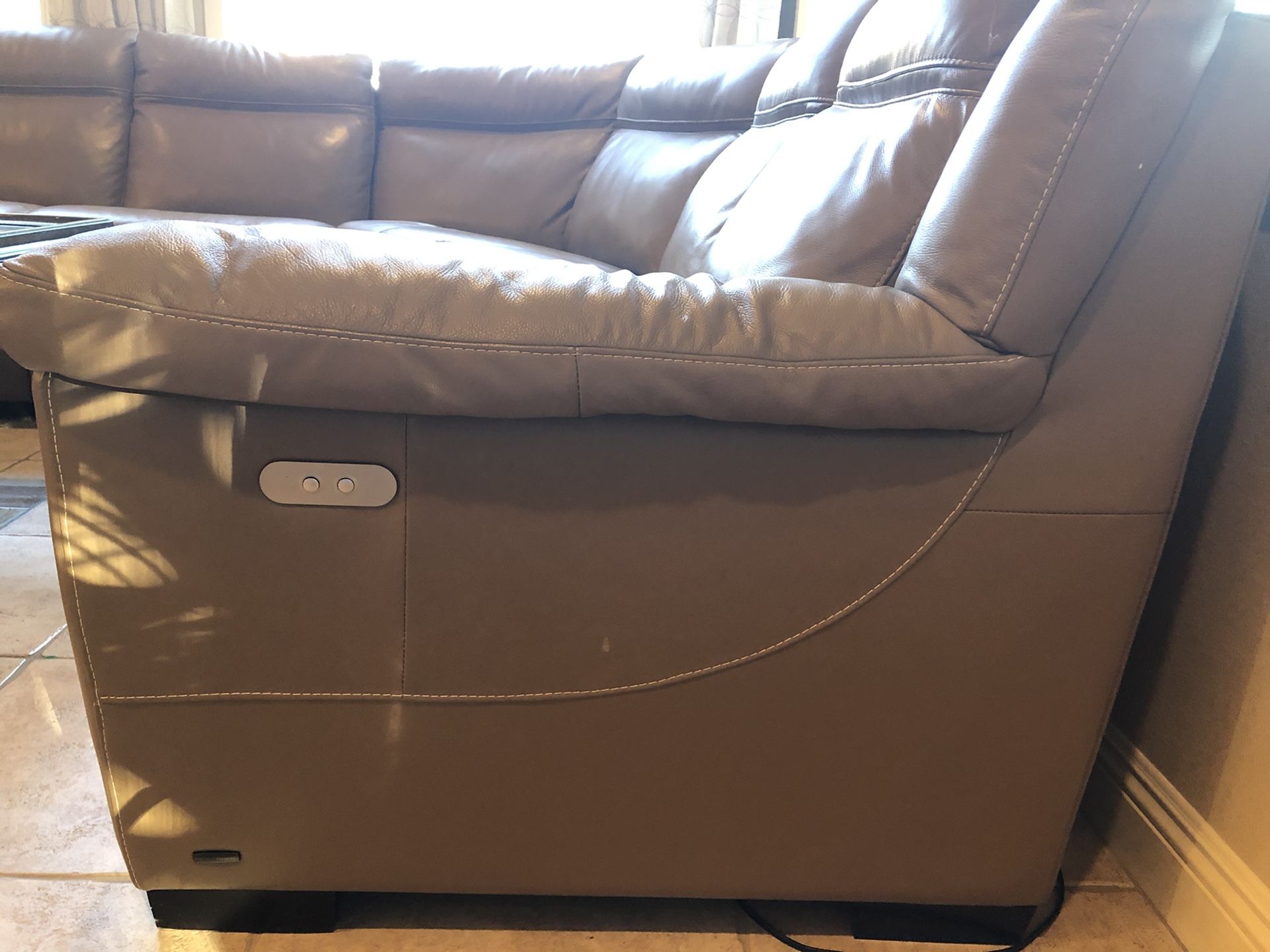 Natuzzi Editions. Top Quality Leather Sofa Settings for Sale in San