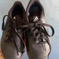 adidas Unisex Edge.4 Indoor Sala Soccer Shoe