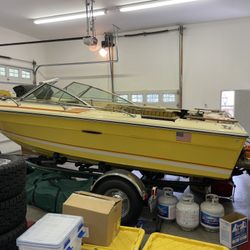 1978 Sea Ray SRV 220 Cuddy Cabin