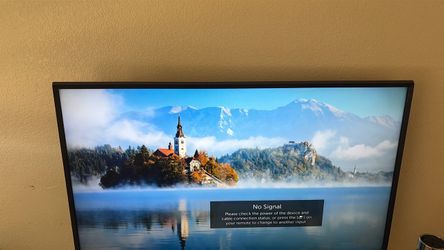 Tv with Roku (Taking Offers)
